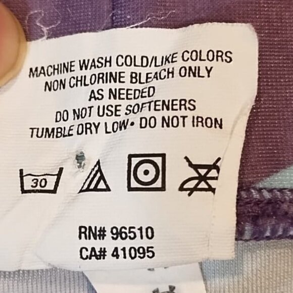 Under Armour Heat Gear 4" Booty Shorts Size M - Picture 5 of 5